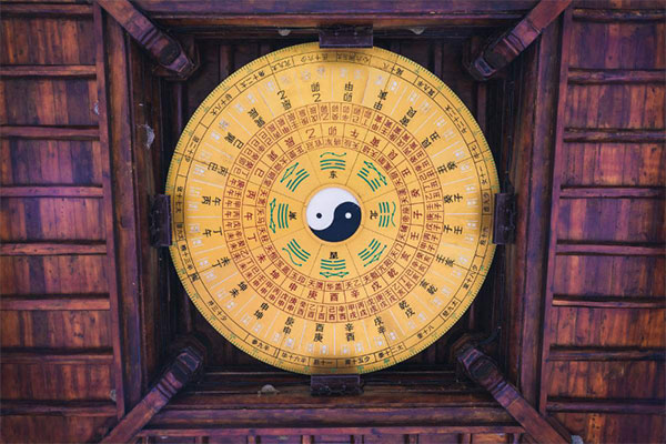 湘西风水传奇故事之迁坟奇谈-传奇故事