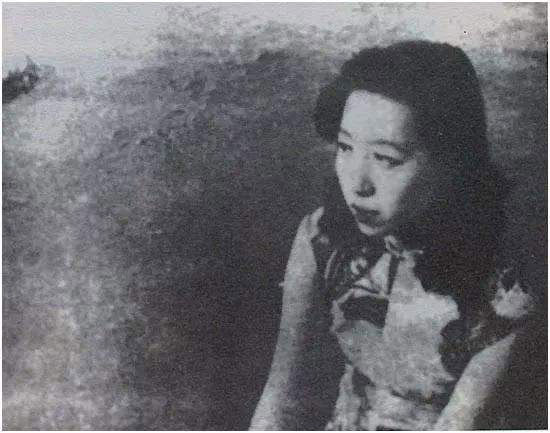 中国现代女作家张爱玲的一生-名人故事